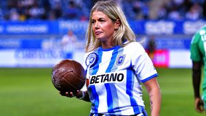 A plecat Cârţu, a venit Balaci! Fiica „Minunii Blonde”, Lorena, în conducerea Universităţii Craiova: cine i-a luat locul la Daco Getica | EXCLUSIV