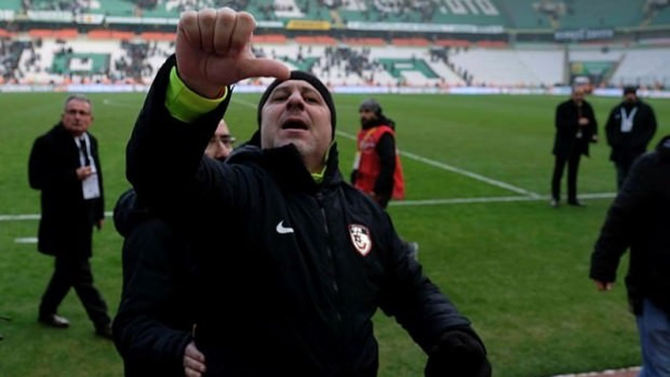 Marius Șumudică, din nou scandal cu fanii adverși. Șefii lui Konyaspor cer ca antrenorul să fie suspendat