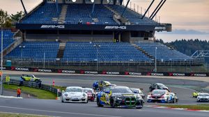 Cine este Tudor Tudurachi, pilot dublu premiat la Gala Federației Române de Automobilism Sportiv! „Urmează o cursǎ de 24 de ore din Dubai”. SPECIAL