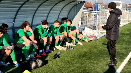 CSC Dumbrăvița va fi gazdă pe terenul adversarei și în ultimul meci din grupele Cupei României, în care se joacă cu calificarea pe masă! Timișenii au mai bifat și încă o plecare din lot