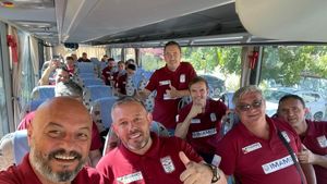 Rapidistul care și-a dus bebelușul de la maternitate la stadion și nu acasă, îndepărtat din Giulești pentru lipsă de loialitate față de club! „Nu am fost lăsat să vorbesc, am fost cenzurat! Domnul Șucu mi-a reproșat asta”. EXCLUSIV