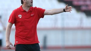 Anul trecut juca la Steaua, iar acum a ajuns TITULAR la Dinamo!** Așa va arăta primul 11 al lui Ciobotariu cu Vorskla Poltava