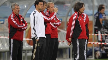 Regretele lui Ballack**: "Mi-ar fi plăcut să fiu în teren! Germania este favorită la titlu"