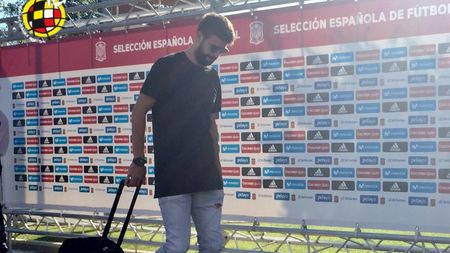 VIDEO | Pique a ajuns la Madrid, iar suporterii nu l-au menajat: "Ne provoci scârbă!" 