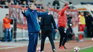 Conducerea Craiovei i-a propus lui Mulțescu prelungirea contractului: "A cerut timp de gândire!" Când vor juca oltenii pe noul stadion