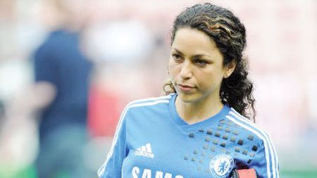 Frumoasa dintre bestii!** Cea mai sexy prezență din fotbalul englez