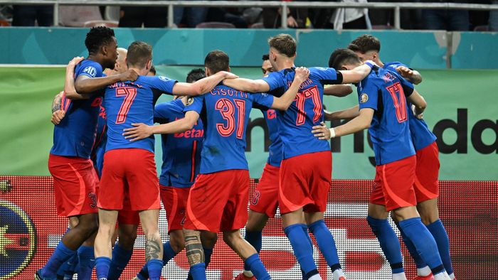 Apărarea lui Dan Petrescu, făcută șah mat în 5 secunde! Preferatul lui Gigi Becali a marcat ca la juniori în FCSB - CFR Cluj