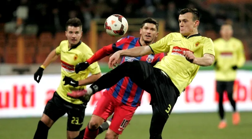 Andrei Marc, blocat de Varela din drumul spre Steaua. 