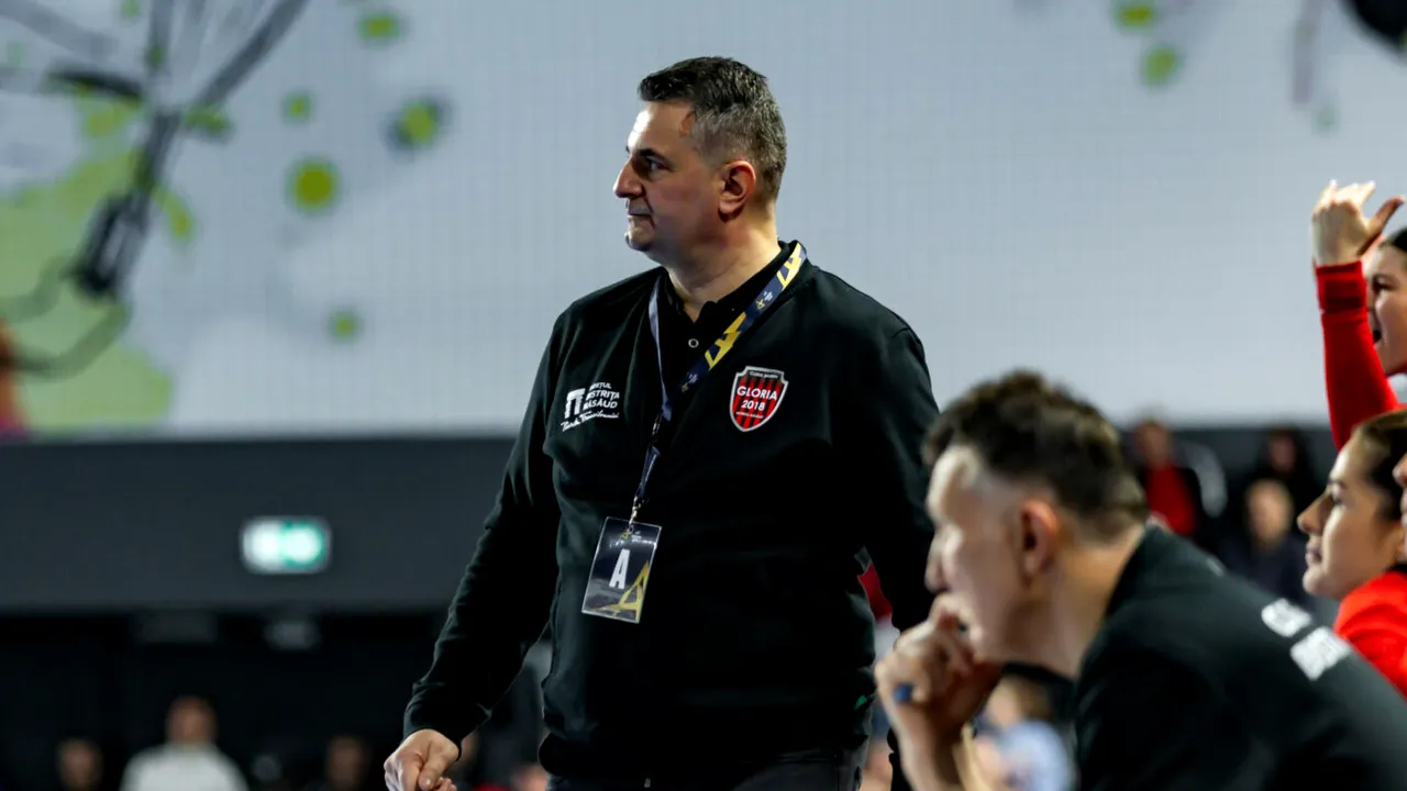 Selecţionerul naţionalei de handbal feminin, Florentin Pera, demis de la Gloria Bistriţa. Eşecul dramatic de la Craiova i-a fost fatal