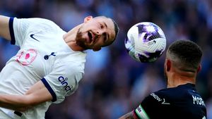 Nu e o veste tocmai bună pentru Radu Drăgușin. Tottenham transferă un brazilian de 35.000.000 de euro chiar pe postul său