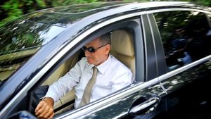 De ce a ratat Rapidul titlul:** "Campionatul nu se poate câștiga fără implicarea totală a patronului" Ce antrenor li s-ar potrivi "ca o mănușă" giuleștenilor