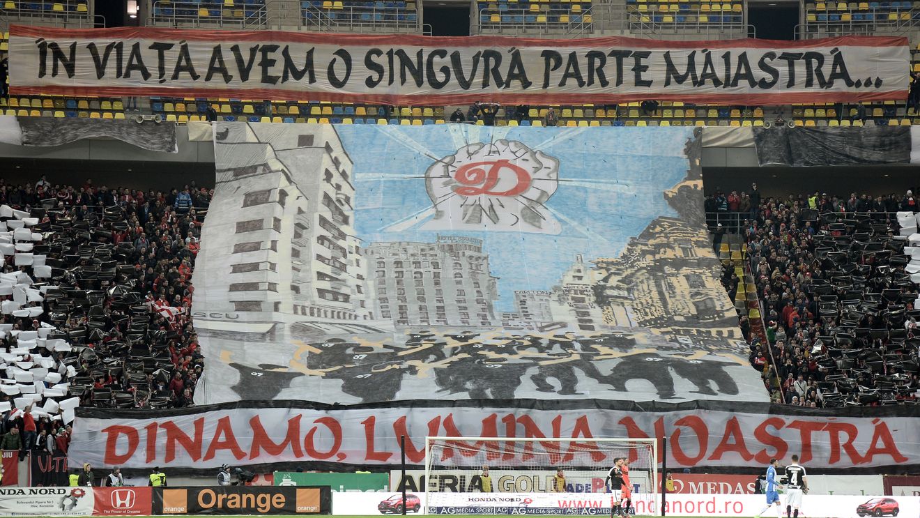 FOTO | Fanii "câinilor" continuă spectacolul pe arenele Ligii 1! Coregrafia superbă afișată în timpul derby-ului cu CS U Craiova