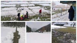 FOTO și VIDEO | Două meciuri din Liga 3, de la Brașov și Rășinari, amânate pentru o zi, din cauza faptului că organizatorii n-au făcut față zăpezii