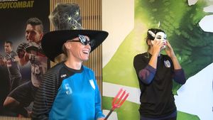 Surpriză propusă de fetele de la CSM București. "De obicei, îl sperii acasă pe iubitul meu" | GALERIE FOTO 