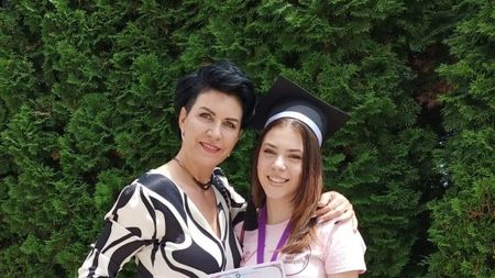 Este elevă la liceul care poartă numele tatălui ei! Julianne Duckadam a susținut examenul de admitere la liceul „Helmut Duckadam” din Clinceni | EXCLUSIV