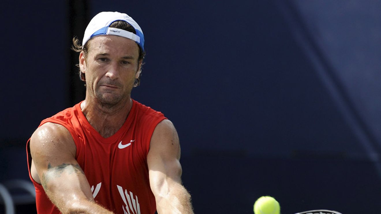 Carlos Moya - Giles Simon, finala de la BCR Open România