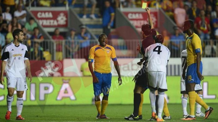 Veste șoc pentru "lupi": riscă excluderea din cupele europene! Pandurii și Petrolul, amendate de UEFA