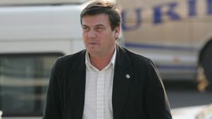 Condescu: „Neagoe decide ce jucători va păstra în lot"