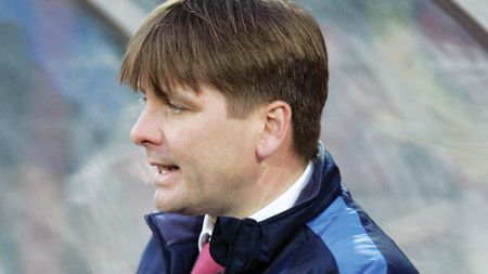 „Bați Vasluiul sau out!"**