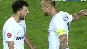 Ce s-a întâmplat la pauză în vestiarul echipei lui Gică Hagi, după ce Denis Alibec s-a luat de Grigoryan pe teren, în Petrolul Ploiești - Farul Constanța 1-1