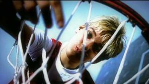 În 2000 îl "bătea" pe Shaquille O'Neal, acum e în faliment. Situație disperată pentru Aaron Carter