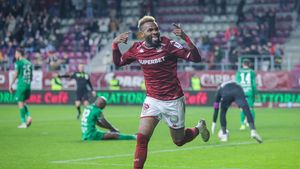 Reacție războinică a lui Aaron Boupendza, după ce a rezolvat de unul singur meciul Rapid București - Gloria Buzău 2-0: „Fiecare echipă vrea să ne învingă”. Ce promisiune le face fanilor