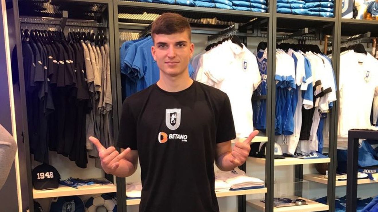 El e noul "pariu" al celor de la Craiova: "Aș da totul pentru a cuceri titlul de campion" + Cum sunt fanii olteni: "Când intri pe gazon ți se face pielea de găină"