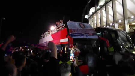 Petrecerea FCSB pentru titlul numărul 28. Campioana României, sărbătoare roş-albastră în inima Bucureştiului