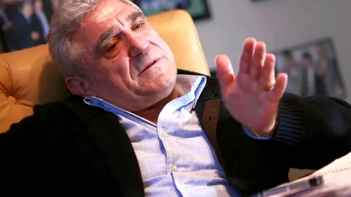 Milionarii Giovanni Becali şi Dan Diaconescu, filmați în timpul unei partide de poker. Legendarul impresar şi celebrul patron media, surprinşi de fiul lui Victor Pițurcă