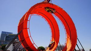 VIDEO** N-ai văzut așa ceva decât când erai copil și te jucai cu mașinuțe! Performanța reușită de doi piloți :)