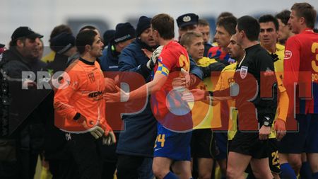 Bătaie la final de meci!** "Cineva i-a dat un pumn lui Dayro, dar nu cred că a fost Răzvan!"