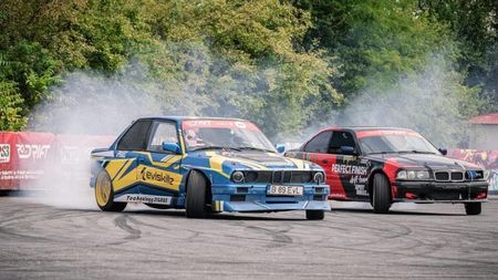 În numele performanței! S-au întrecut pentru a deveni piloți de drift