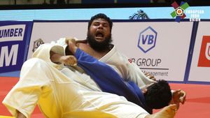 Calvarul a luat sfârșit! Judoka Vlăduț Simionescu a revenit spectaculos după doi ani de absență, cu trei medalii la turnee internaționale. De ce îi dedică internaționalului Gicu Grozav aurul de la Openul European de la Belgrad