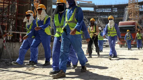 Qatar 2022 riscă să se transforme într-un carnaj. Peste 1.200 de muncitori au murit până acum. Se estimează că vor mai fi încă 4.000 de victime în următorii 8 ani
