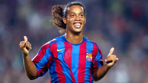 Brazilianul Ronaldinho a împlinit astăzi 39 de ani. Te-a făcut să te îndrăgostești de fotbal?