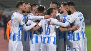 Veste senzațională înaintea derby-ului Universitatea Craiova - FCSB: Suporterii pot merge pe stadion și pot urmări tot meciul! Raed Arafat: „Se va transmite o circulară către polițiști!”