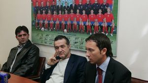 Pleacă "Fiara"?** Lăcătuș a părăsit Steaua în 2006 din cauza lui MM!