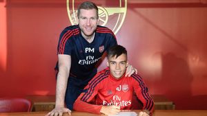 Un român poate debuta curând la Arsenal. Cătălin Cîrjan a semnat primul contract de profesionist