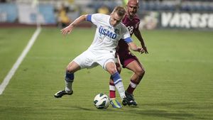 Becali îl vrea, Condescu îl trimite în Ghencea, Standard îi anunță venirea:** "E la un pas să semneze!" Telenovela Maxim, partea a 2-a. Ce spun belgienii: