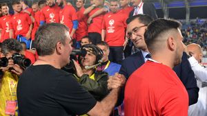 Gică Hagi i-a dat răspunsul lui Răzvan Burleanu! Surprinzător: câți jucători ai „Generației de Aur” din 1994 vin la meciul naționalei României cu Irlanda de Nord. EXCLUSIV