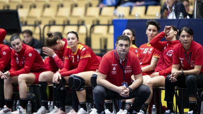 Motivele pentru care am pierdut meciul cu Germania și cum sună viitorul! FR de Handbal și antrenorul Florentin Pera, printre vinovați. Progresul voleiului și regresul handbalului vizavi de Legea Novak. ANALIZĂ