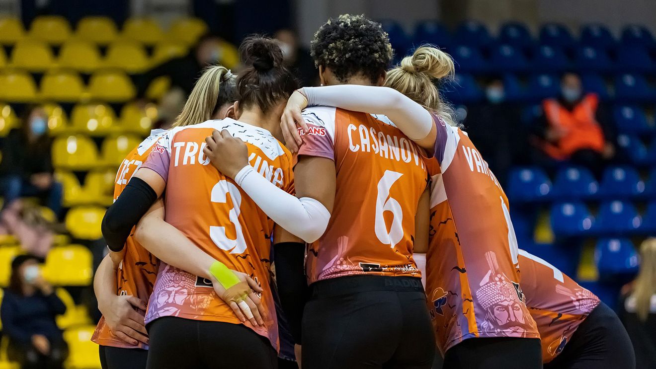 CSM Târgoviște, aproape de primul titlu național la volei feminin. Meciurile decisive au loc pe teren propriu, dar nu în Sala Polivalentă