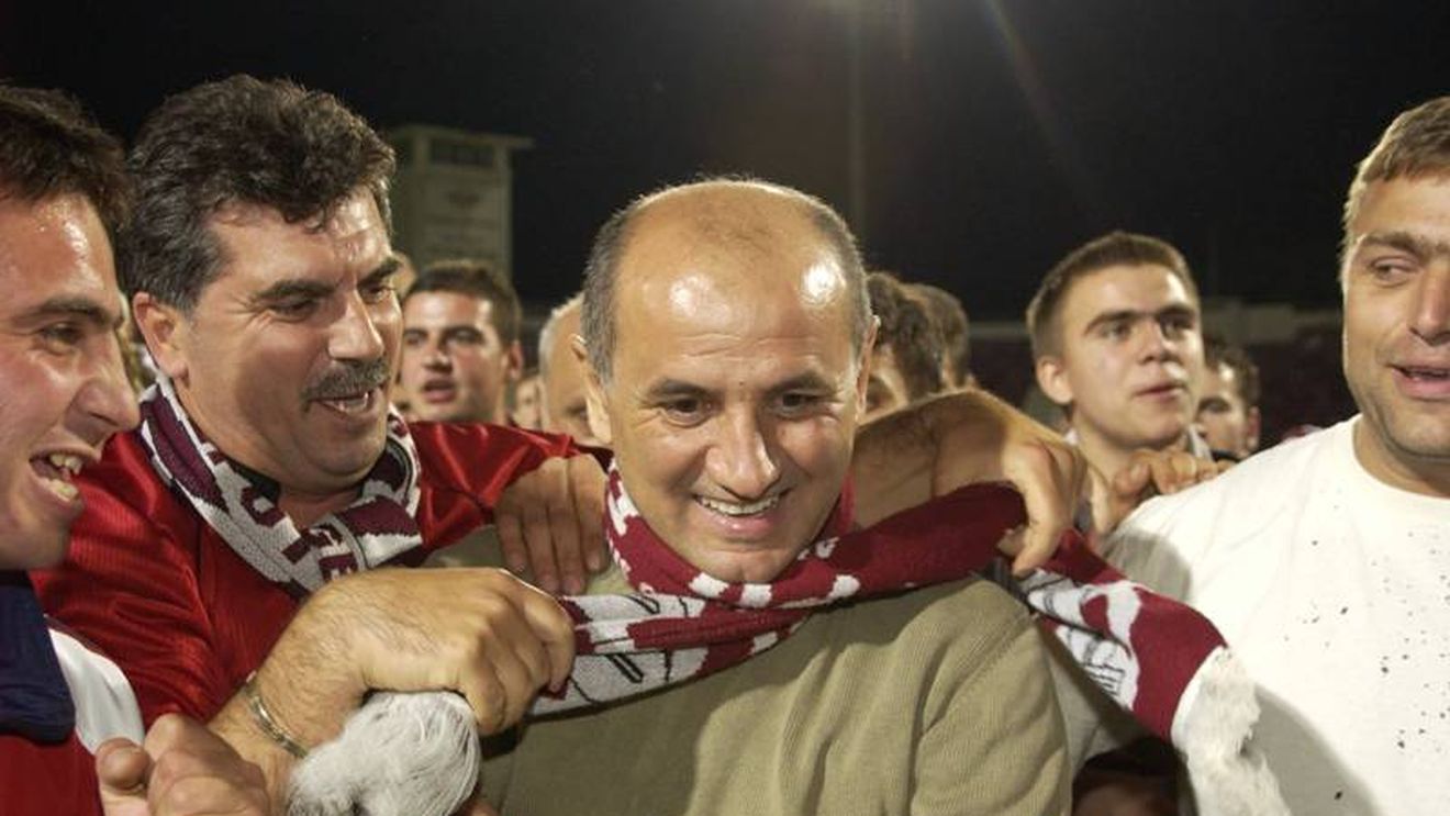 Suporterii Rapidului către Copos:** "Nu veni în Giulești!"