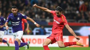 Fază controversată la golul lui Andrea Compagno! Rapidiștii au acuzat henț la Șut, însă Colțescu a validat reușita cu ajutorul sistemului VAR | VIDEO