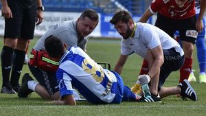 El este eroul lui Luca Mihai! Andrei Gâdea, tânărul asistent medical al lui Poli Iași, a intervenit rapid și l-a ajutat pe fotbalist să-și revină pe teren. „Îngerul păzitor nu am fost eu, ci iconițele pe care Luca le avea în vestiar. Doamne - Doamne îl iubește”. SPECIAL