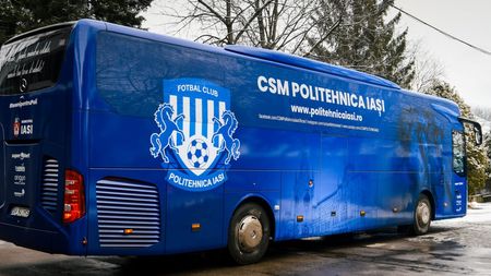 A apărut „Polimobilul”! Autocar ultramodern pentru Poli Iași, branduit în culorile clubului | GALERIE FOTO