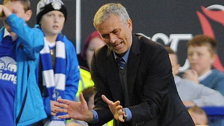 Presa engleză despre reacția lui Mourinho de la București: "'Cel fericit' s-a transformat în 'Cel țâfnos'"