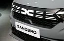 Cum arată noul interior de la Dacia Sandero 2026! Au apărut primele imagini „spion”: „Salt tehnologic evident!”