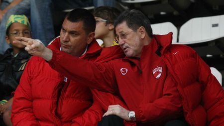 Dinu: "Nu poți ajunge la poarta adversă dacă joci doar înapoi! Mai avem de lucrat"