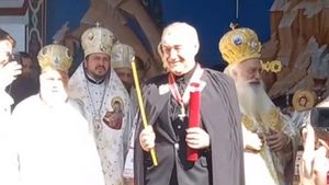 Gigi Becali plânge în hohote în fața preoților! Imagini tulburătoare cu patronul FCSB în cadrul unui eveniment unic în România | VIDEO